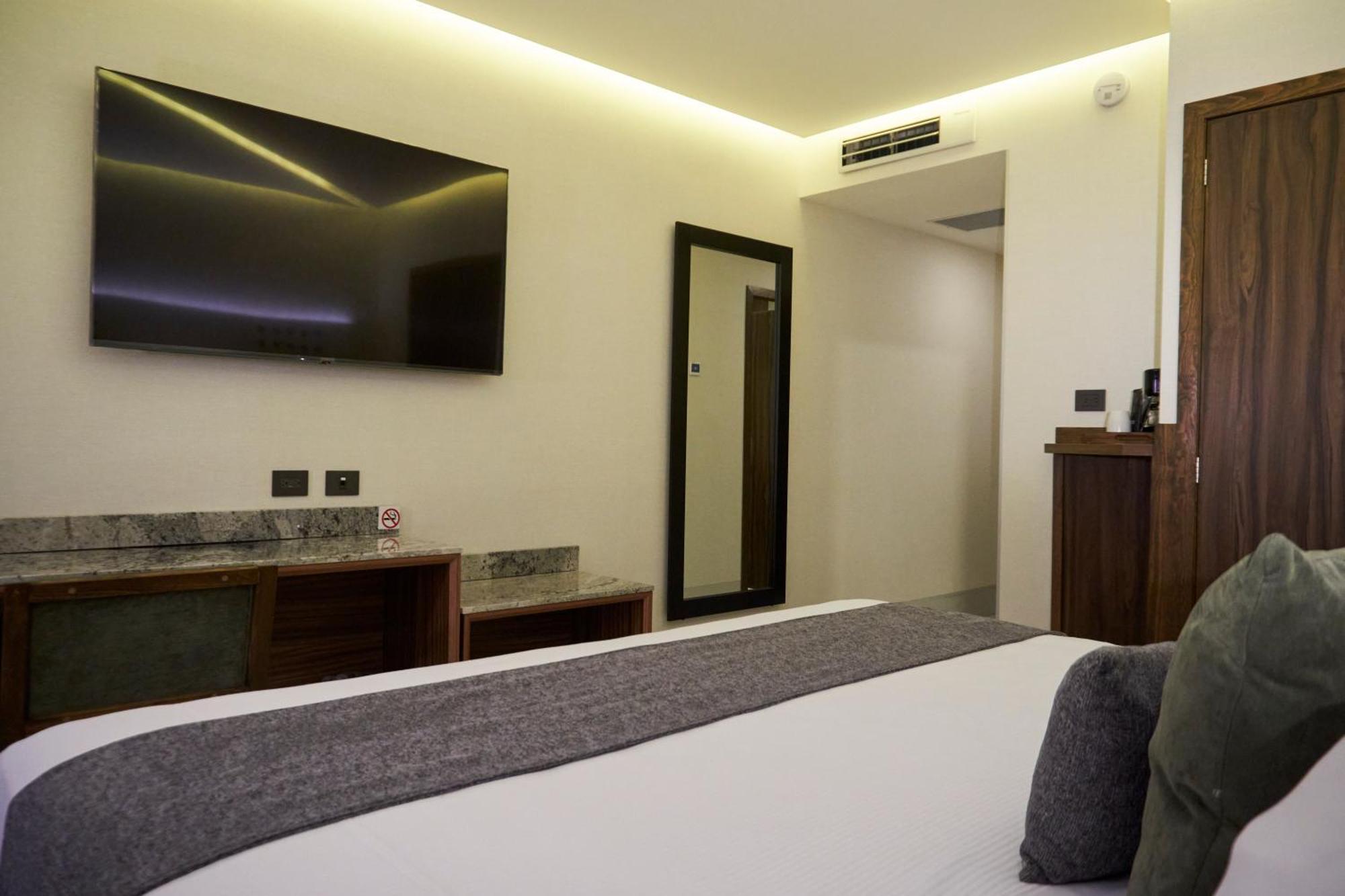 Hotel Antre Chapultepec Гвадалахара Экстерьер фото